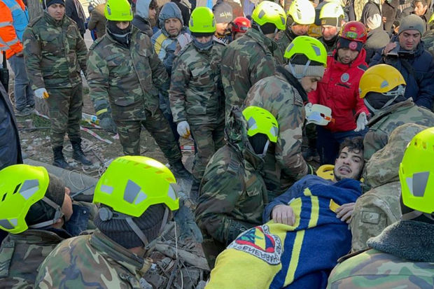 azerbaycan-xilasedicileri-dagintilar-altindan-44-neferi-sag-cixariblar-yenilenib-foto-video